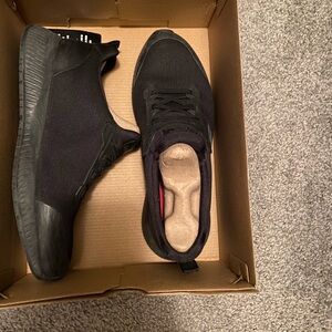 Skechers work shoes 60 value only 15!